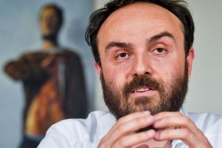 Šéf divadla se opřel do Klempíře. Vadí mu jeho výrok o Voskovci a Werichovi - Seznam Zprávy